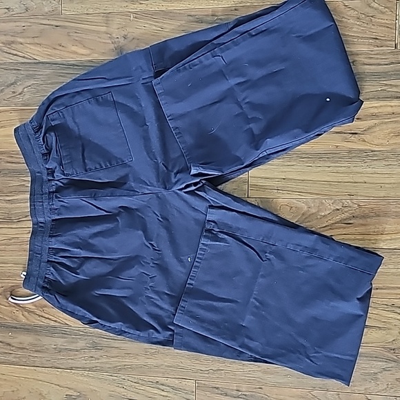 SCRUBS - Picture 3 of 6